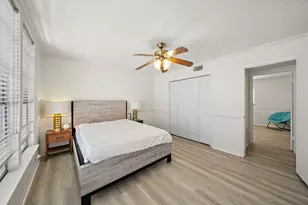 31 Dolphin St, Bayou Vista, TX 77563 - Photo 20