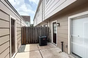 1477 Springrock Ln, Houston, TX 77055 - Photo 24