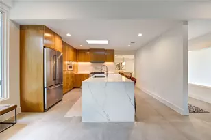 303 Isolde Dr, Houston, TX 77024 - Photo 8