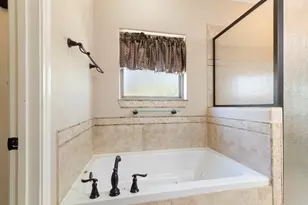 638 Oak Tree Ln, Franklin, TX 77856 - Photo 34