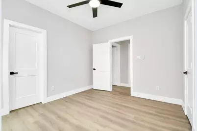 8409 Sunnyhill Street, Houston, TX 77088 - Photo 12