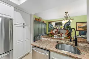115 Litchfield Ln, Houston, TX 77024 - Photo 10