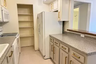 11550 Chimney Rock Rd, Houston, TX 77035 - Photo 16
