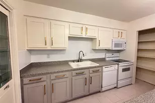 11550 Chimney Rock Rd, Houston, TX 77035 - Photo 14