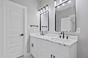 9114 Everglade Dr, Houston, TX 77078 - Photo 10