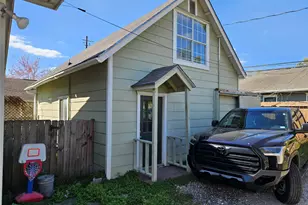 627 E 14th St, Houston, TX 77008 - Photo 6