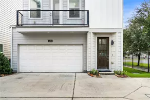 420 W 28th St, Houston, TX 77008 - Photo 2