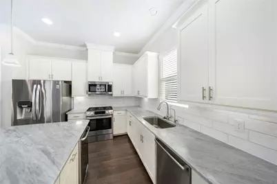 420 W 28th Street #D, Houston, TX 77008 - Photo 8