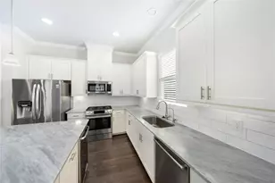 420 W 28th St, Houston, TX 77008 - Photo 8