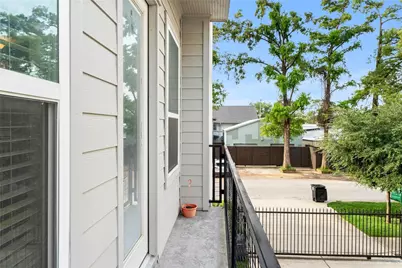 420 W 28th Street #D, Houston, TX 77008 - Photo 32