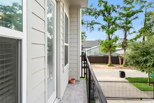 420 W 28th St, Houston, TX 77008 - Photo 32