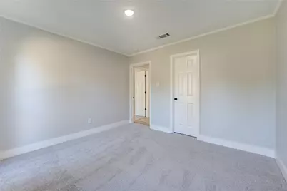 9719 Lawngate Drive, Houston, TX 77080 - Photo 32