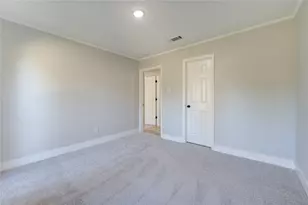 9719 Lawngate Dr, Houston, TX 77080 - Photo 32