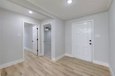 9719 Lawngate Drive, Houston, TX 77080 - Photo 8