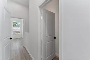 4713 Mallow St, Houston, TX 77033 - Photo 14