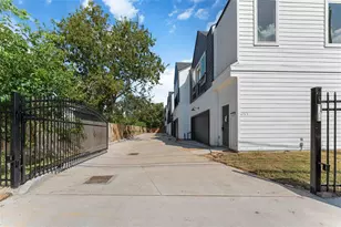 4713 Mallow St, Houston, TX 77033 - Photo 2