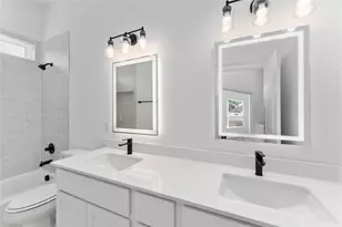 4713 Mallow St, Houston, TX 77033 - Photo 14