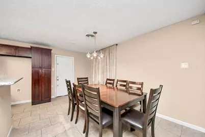 5758 Heron Drive, Houston, TX 77033 - Photo 14