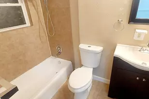 5758 Heron Dr, Houston, TX 77033 - Photo 30