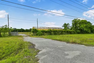 4011 Fm 2004 Road, La Marque, TX 77568 - Photo 10