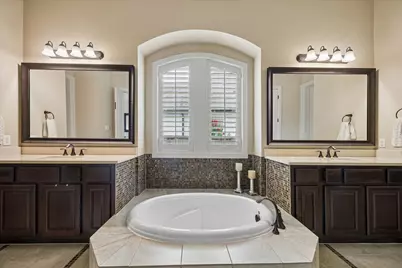 123 N Thatcher Bend Circle, The Woodlands, TX 77389 - Photo 14