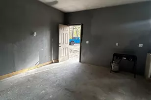 204 Pine Bend Ct, Cleveland, TX 77327 - Photo 4