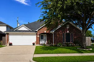 301 Amber Cir, Deer Park, TX 77536 - Photo 1
