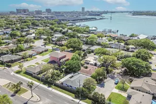 1425 Harbor View Dr, Galveston, TX 77550 - Photo 24