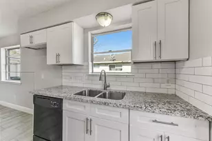 11022 Sageberry Dr, Houston, TX 77089 - Photo 10