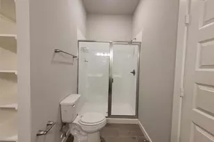 210 Oakcrest, Conroe, TX 77304 - Photo 14