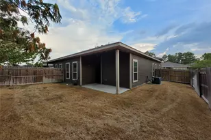 210 Oakcrest, Conroe, TX 77304 - Photo 16