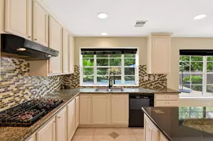 38 Dovewing Pl, The Woodlands, TX 77382 - Photo 8