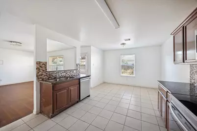 11226 Hall Ridge Court, Houston, TX 77075 - Photo 8