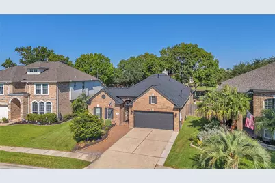 425 Cardinal Oaks, League City, TX 77565 - Photo 4