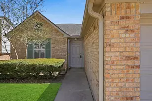 623 E Country Grove Cir, Pearland, TX 77584 - Photo 4
