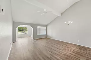 623 E Country Grove Cir, Pearland, TX 77584 - Photo 12