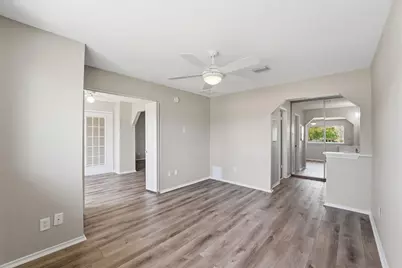 623 E Country Grove Circle, Pearland, TX 77584 - Photo 16