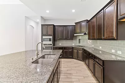 208 Woodside Court, Clute, TX 77531 - Photo 10