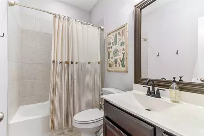 208 Woodside Court, Clute, TX 77531 - Photo 32