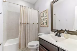 208 Woodside Ct, Clute, TX 77531 - Photo 32
