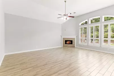208 Woodside Court, Clute, TX 77531 - Photo 8
