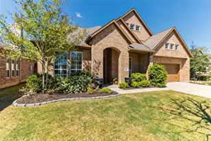 208 Woodside Ct, Clute, TX 77531 - Photo 1