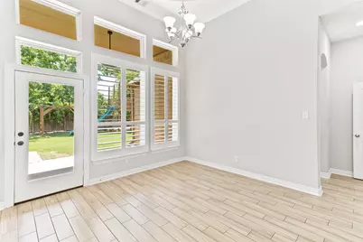 208 Woodside Court, Clute, TX 77531 - Photo 12