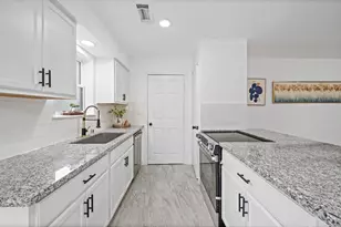 15415 W Hampton Cir, Houston, TX 77071 - Photo 20