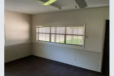 208 E York Street, Ganado, TX 77962 - Photo 4