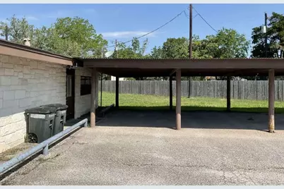 208 E York Street, Ganado, TX 77962 - Photo 10