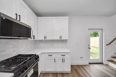 8117 Sterlingshire Street #A/B, Houston, TX 77078 - Photo 14