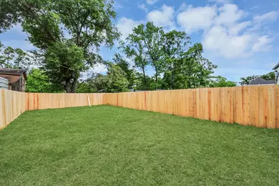 8117 Sterlingshire Street #A/B, Houston, TX 77078 - Photo 36