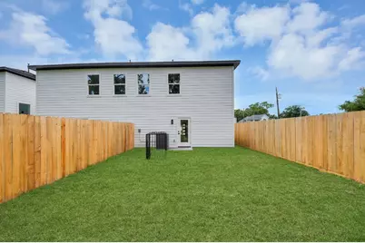 8117 Sterlingshire Street #A/B, Houston, TX 77078 - Photo 34