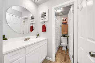 5825 Village Forest Ct, Houston, TX 77092 - Photo 16